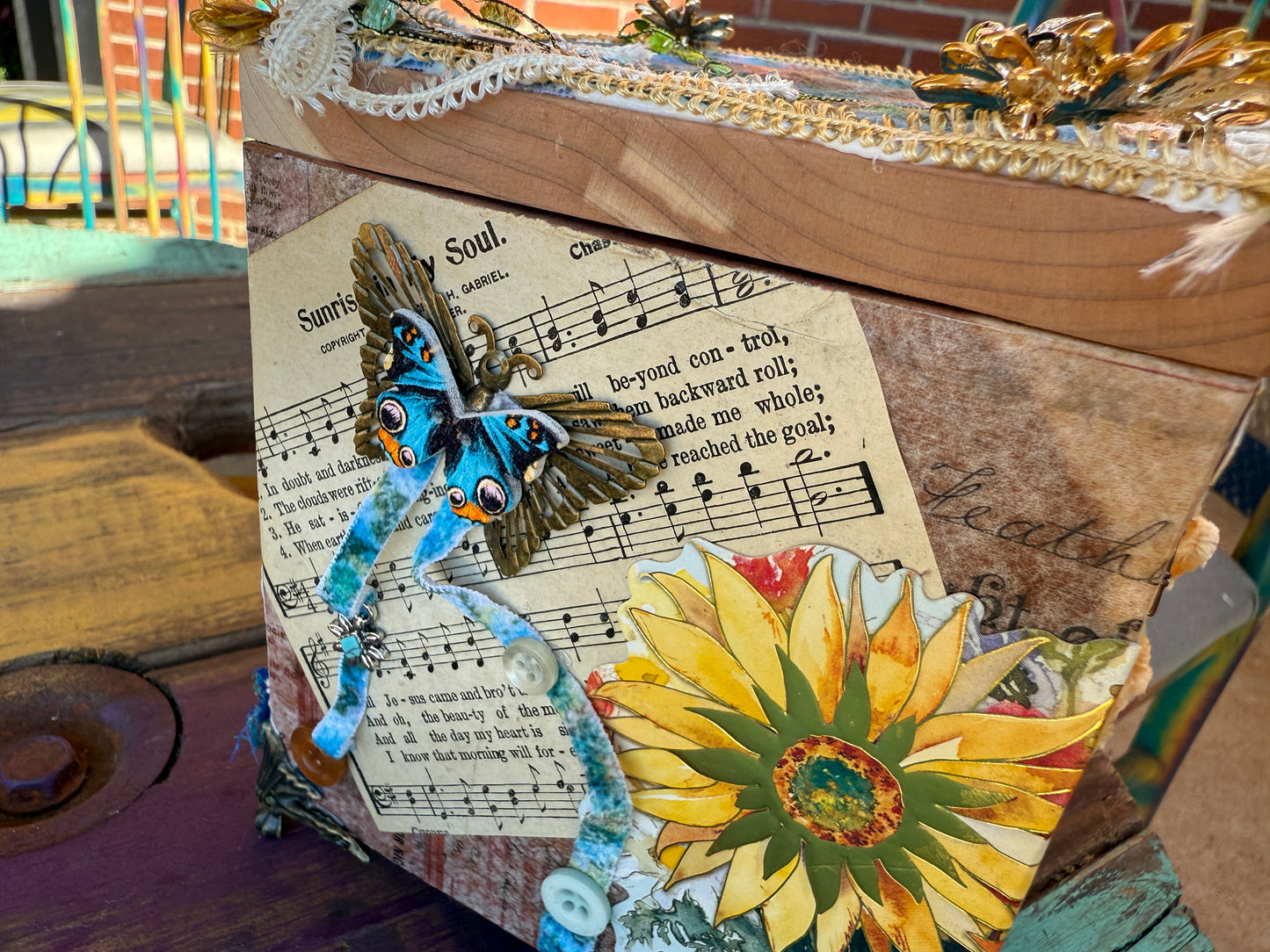 Sunflower Faith Memory Box