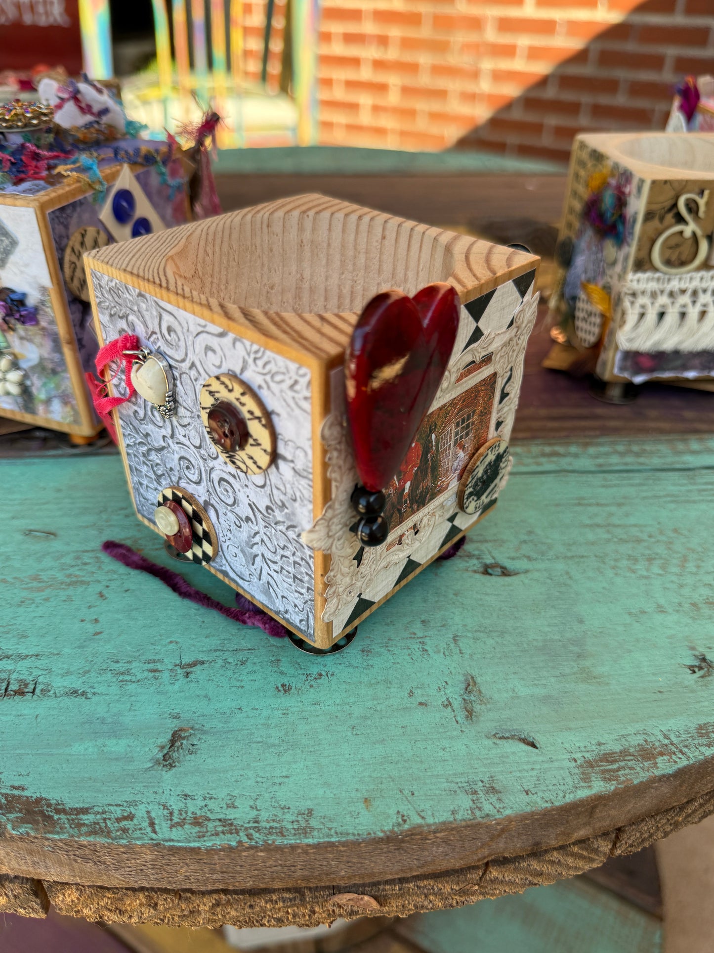 Expressions of Joy – Heartfelt Harmony Cube