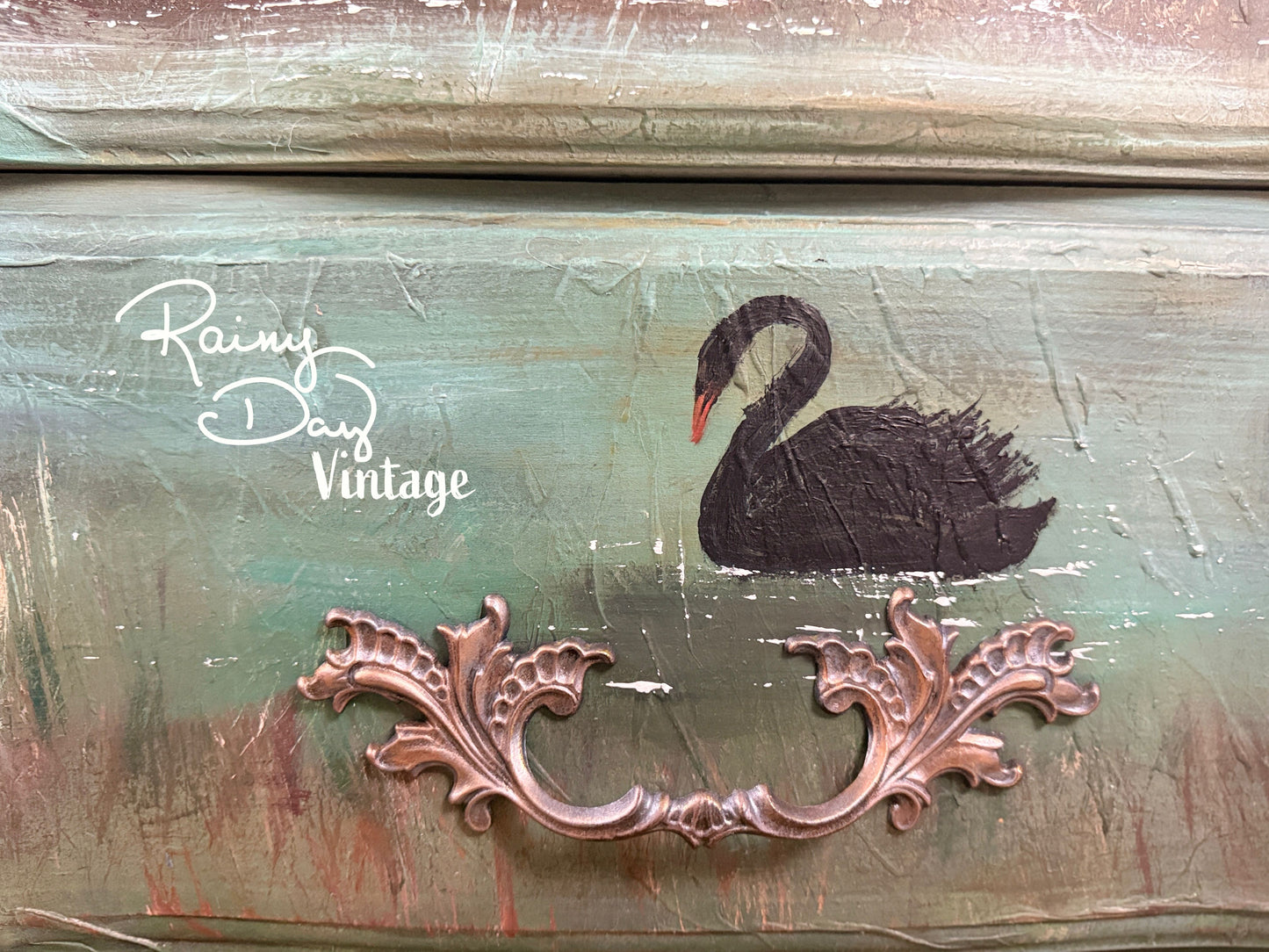 French Dresser/dresser/painted furniture/buffet/vanity