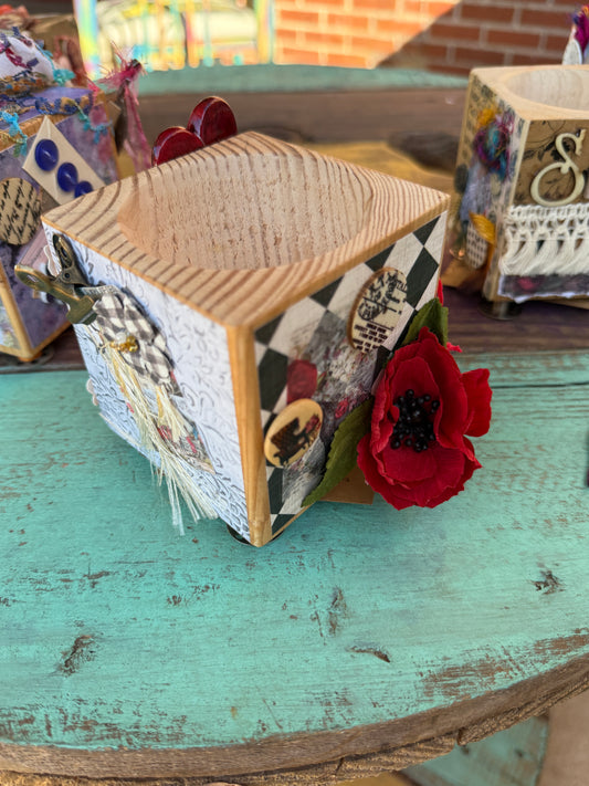 Expressions of Joy – Heartfelt Harmony Cube