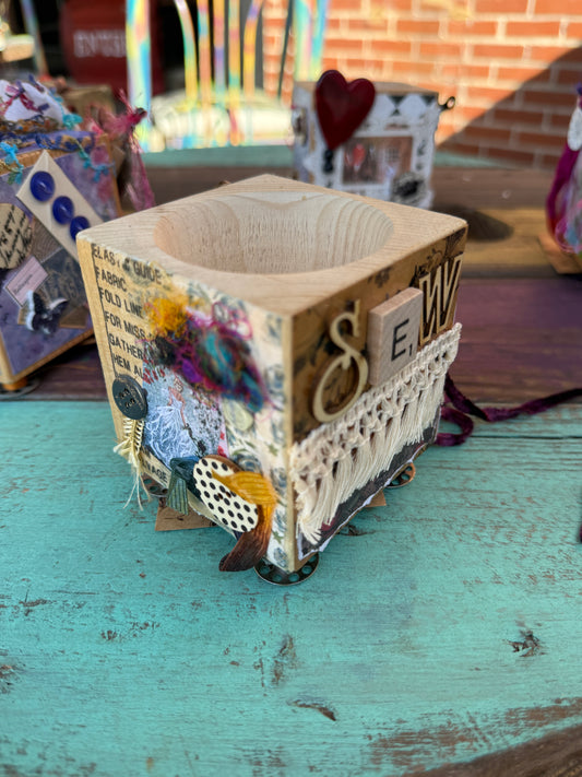 Expressions of Joy – Sewn Together in Grace Cube