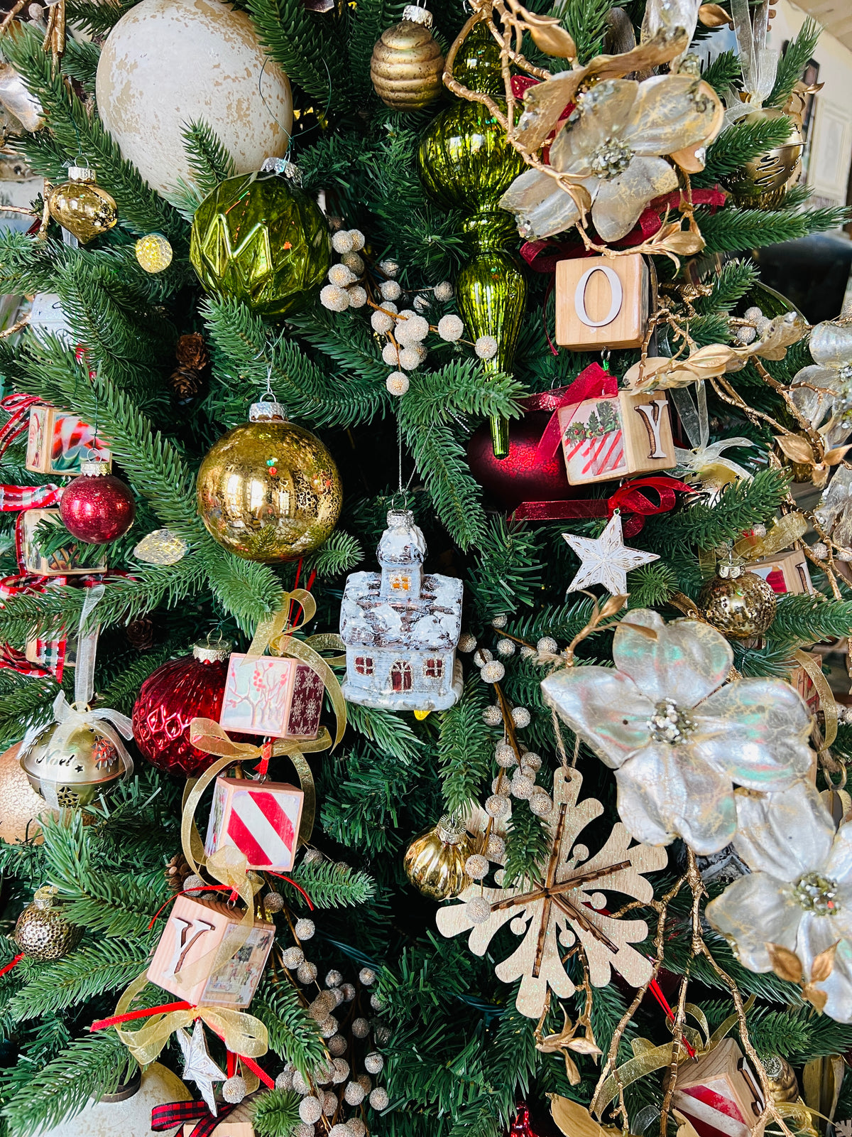 Heirloom Christmas Ornaments | Artist's Choice