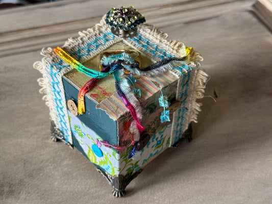 Expressions of Joy:Simple Things Wooden Art Cube