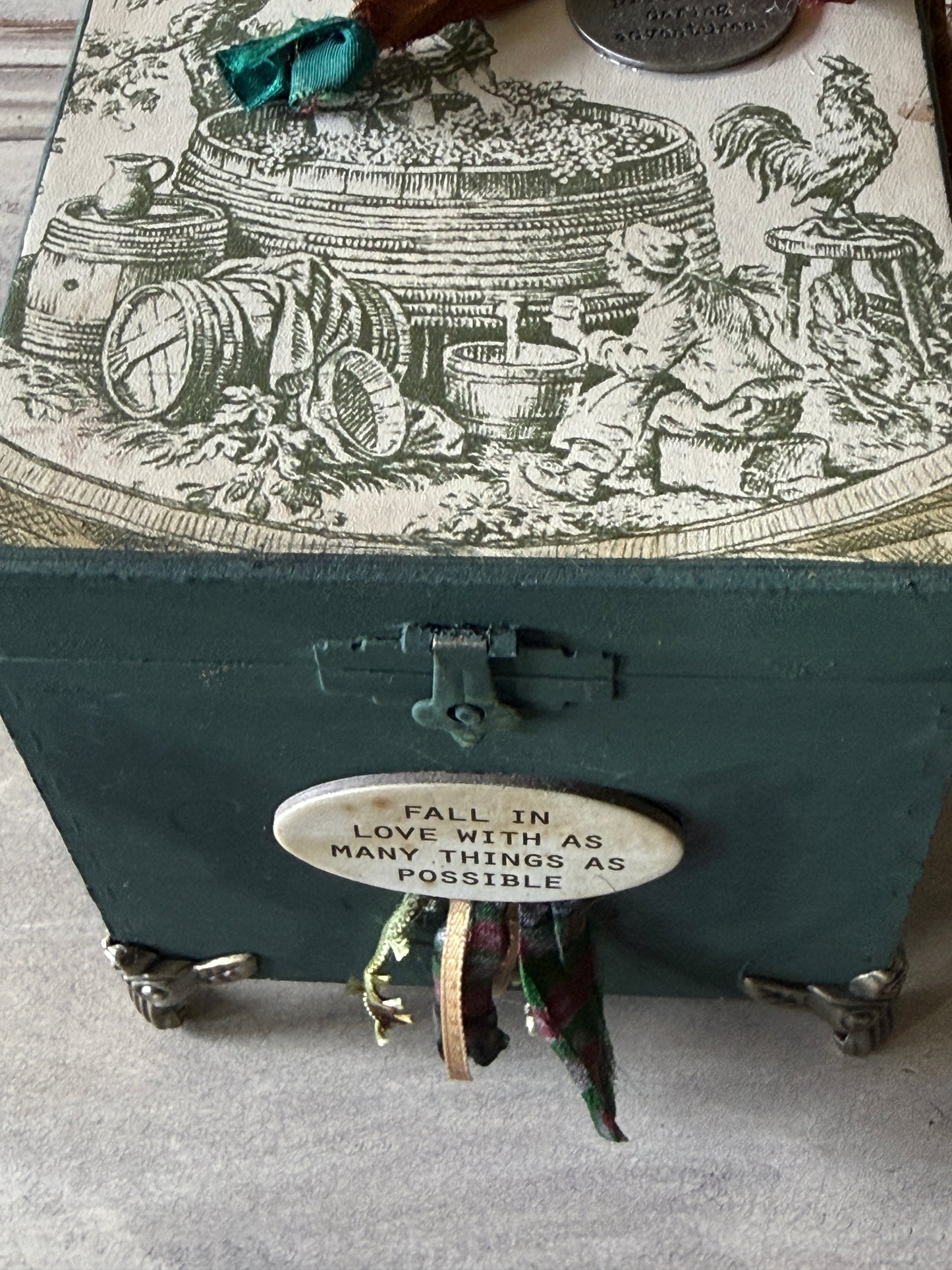 Keepsake Box : Pieces of Home